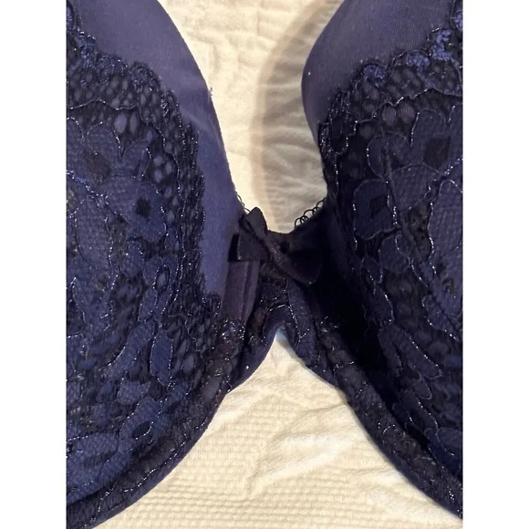 Victoria's Secret Size 36DD body by Victoria lined perfect coverage lace - Picture 2 of 5